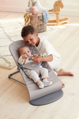 BabyBjorn Leżaczek Bliss Woven Piaskowoszary + Zabawka
