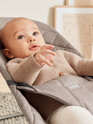 BabyBjorn Leżaczek Bliss Woven Piaskowoszary + Zabawka