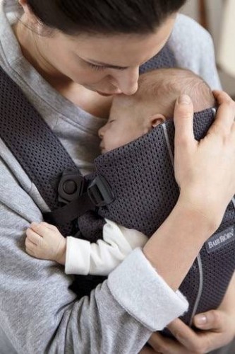 BabyBjorn Nosidełko Mini 3D Mesh Ciemny Niebieski 0–12