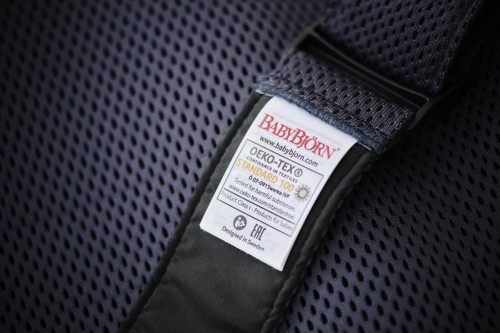 BabyBjorn Nosidełko Mini 3D Mesh Ciemny Niebieski 0–12