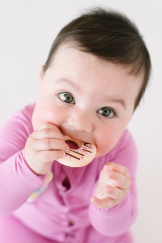 lbox-10964-loulou-lollipop-gryzak-silikonowy-z-zawieszka-dount-pink-8.jpeg