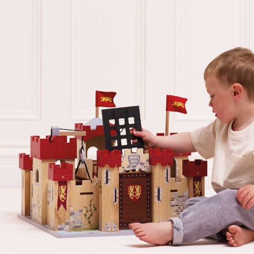 TV290-Lionheart-Castle-Wooden-Red-Knights-Heritage-Chateau-Coeur-de-Lion-Le-Toy-Van-12-.jpg