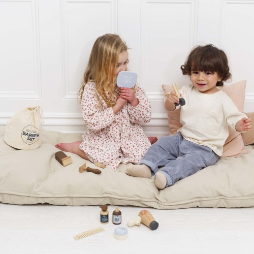 TV356-hairdresser-and-barber-kit-girl-and-boy-playing-woth-accessories.jpg