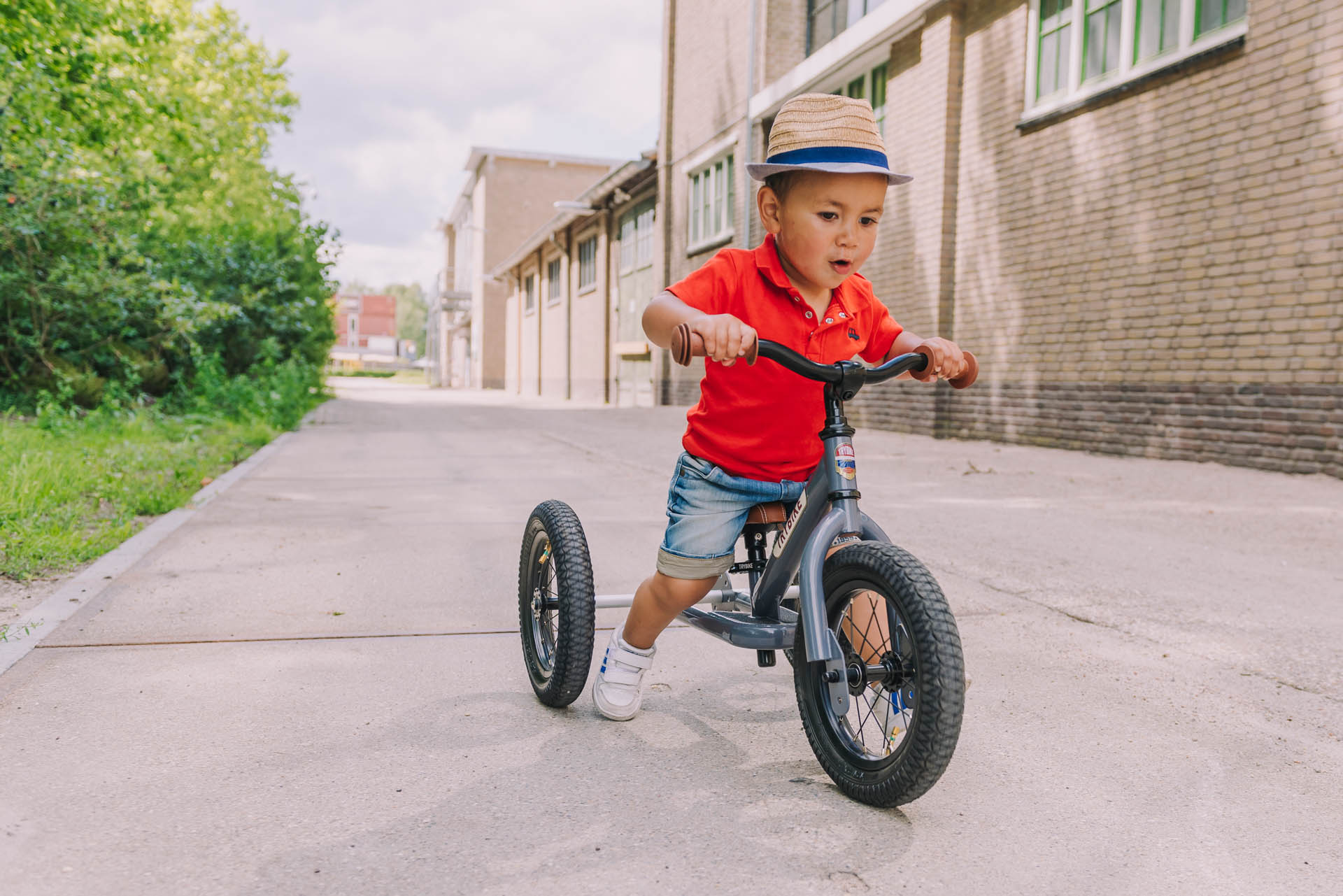 Trybike Pierwszy rowerek trójkołowy dziecięcy biegowy 2w1 szary matowy 