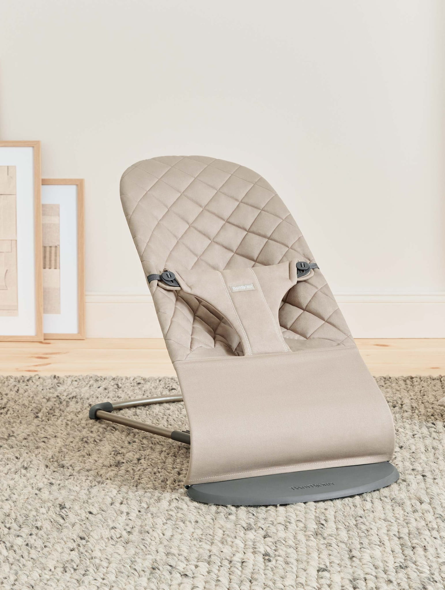 BabyBjorn Leżaczek Bliss Woven Piaskowoszary + Zabawka