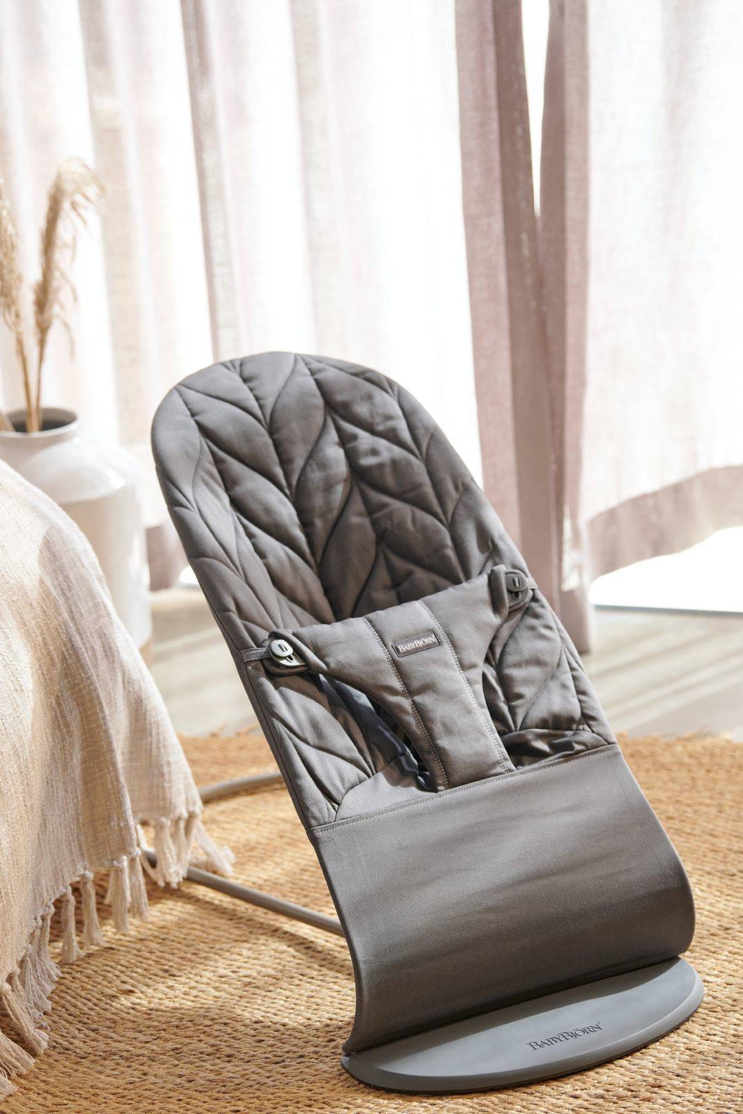 BabyBjorn Leżaczek Bliss Woven Antracyt + Zabawka