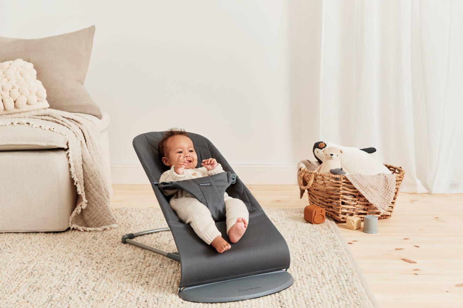 BabyBjorn Leżaczek Bliss Woven Antracyt + Zabawka