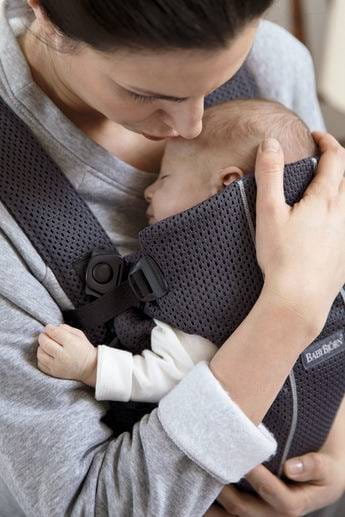 BabyBjorn Nosidełko Mini 3D Mesh Ciemny Niebieski 0–12