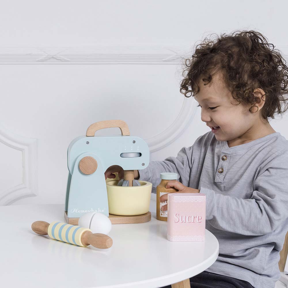 TV285-boy-adding-ingredients-inot-mIxer-set.jpg