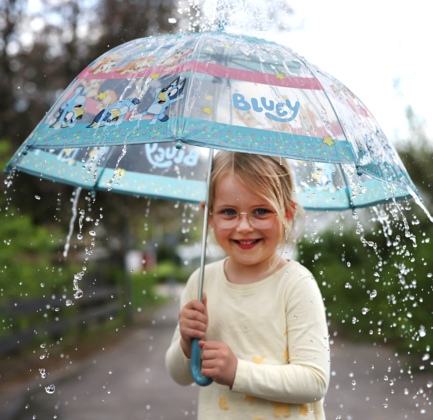 I-65000100-Bluey-umbrella-1.jpg