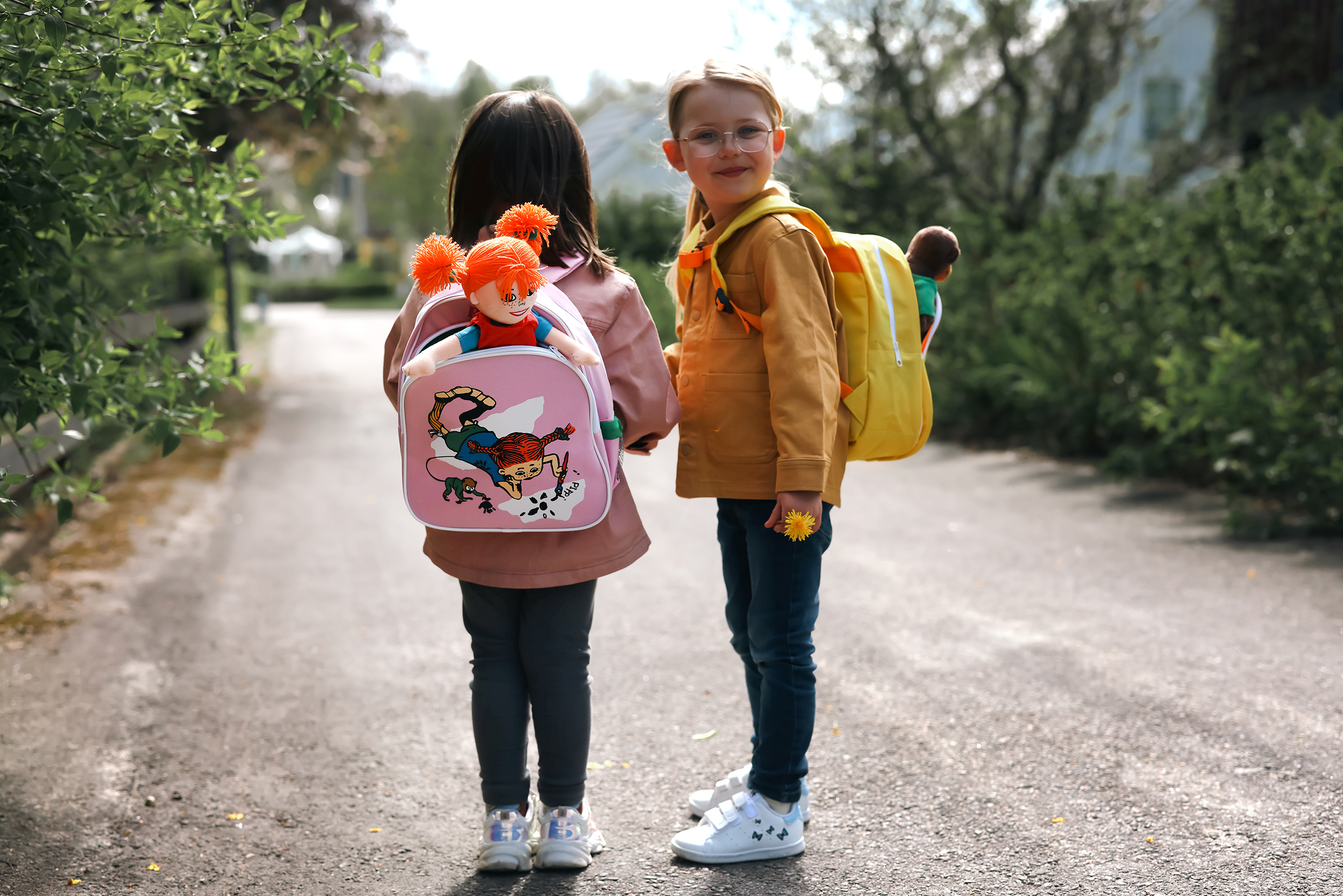 I-44384000-44384100-Pippi-backpack-1.jpg