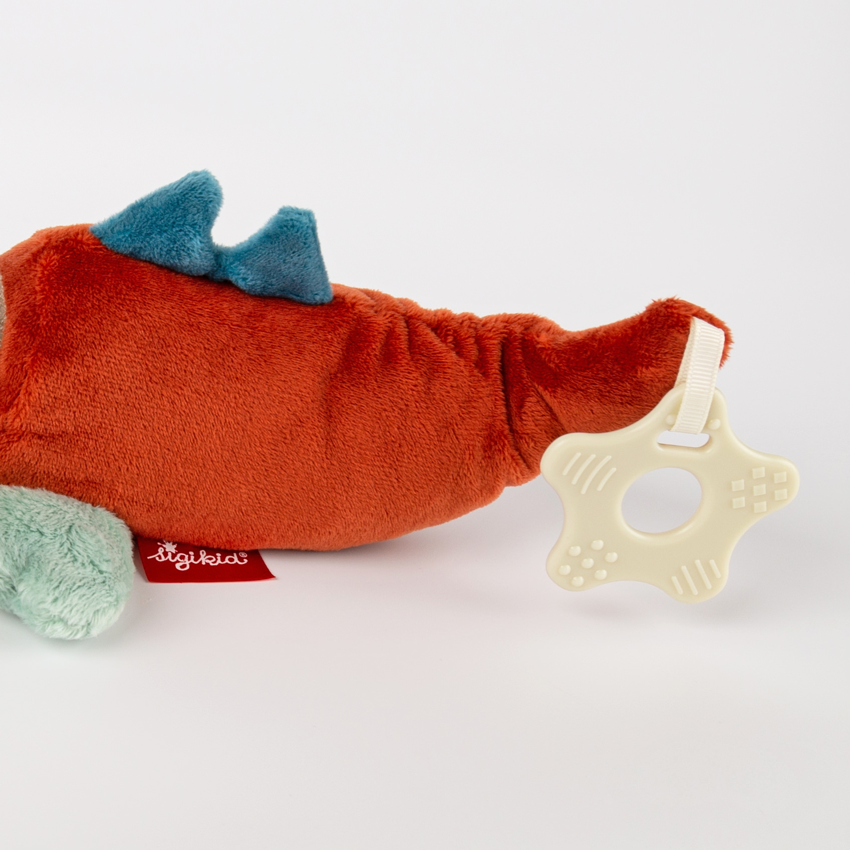 6846e4af899b9-velcro-dragon-playq.jpeg