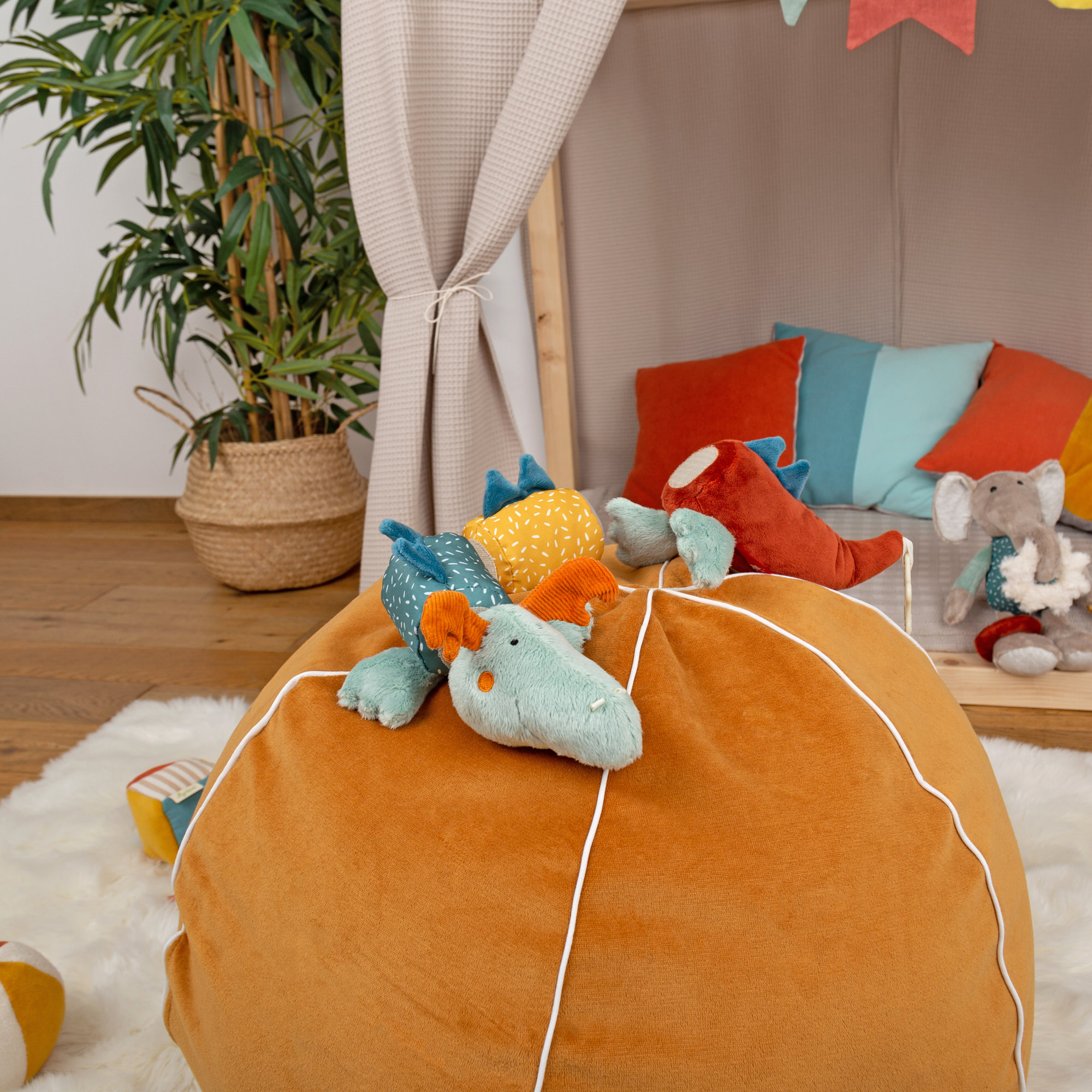 6846e4af8c95e-velcro-dragon-playq.jpeg