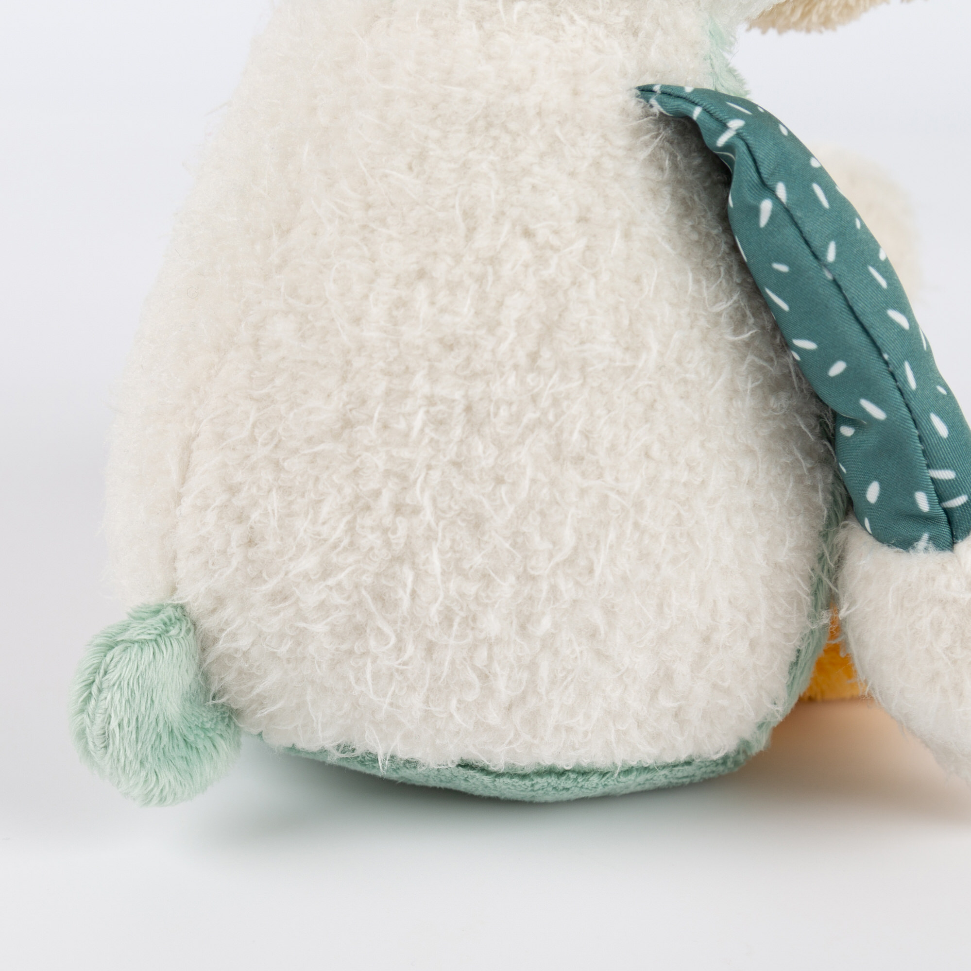 6846eca5dd33c-polar-bear-patchwork-sweety.jpeg