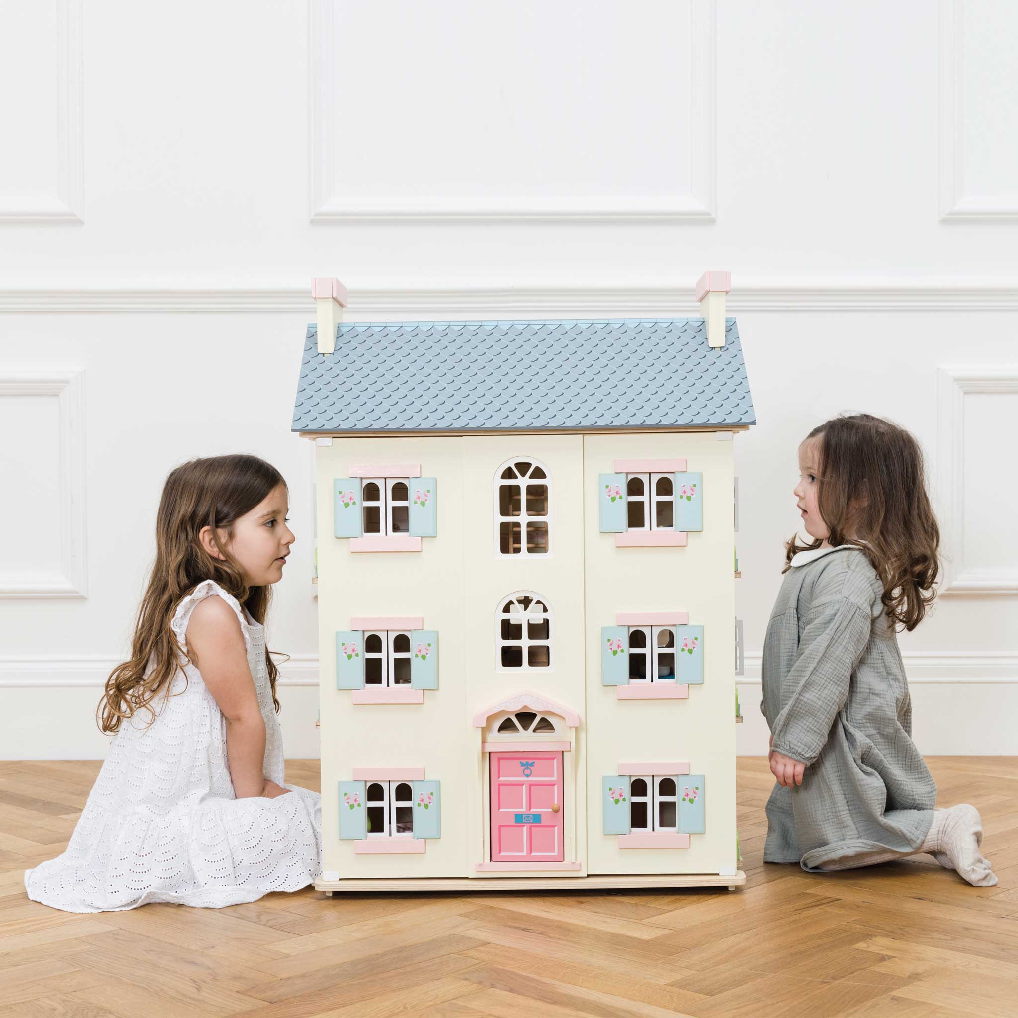 H150-cherry-tree-hall-pink-grey-cream-wooden-toy-luxury-dolls-house-girl-boy-kids-room-play-5-.jpg