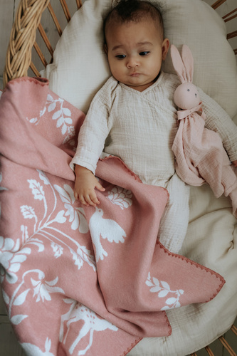 pol_pm_Elodie-Details-kocyk-zakardowy-Jacquard-Mullberry-Pink-36639_8.jpg