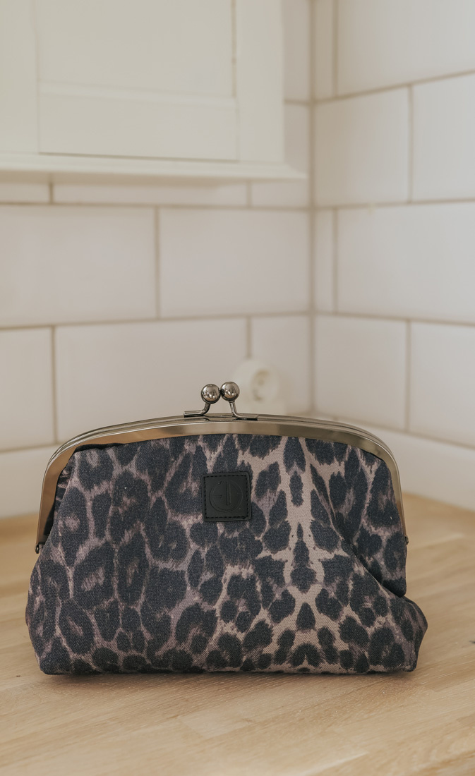 pol_pl_ELODIE-DETAILS-Organizer-Zip-Go-Le-Leopard-36660_1.jpg