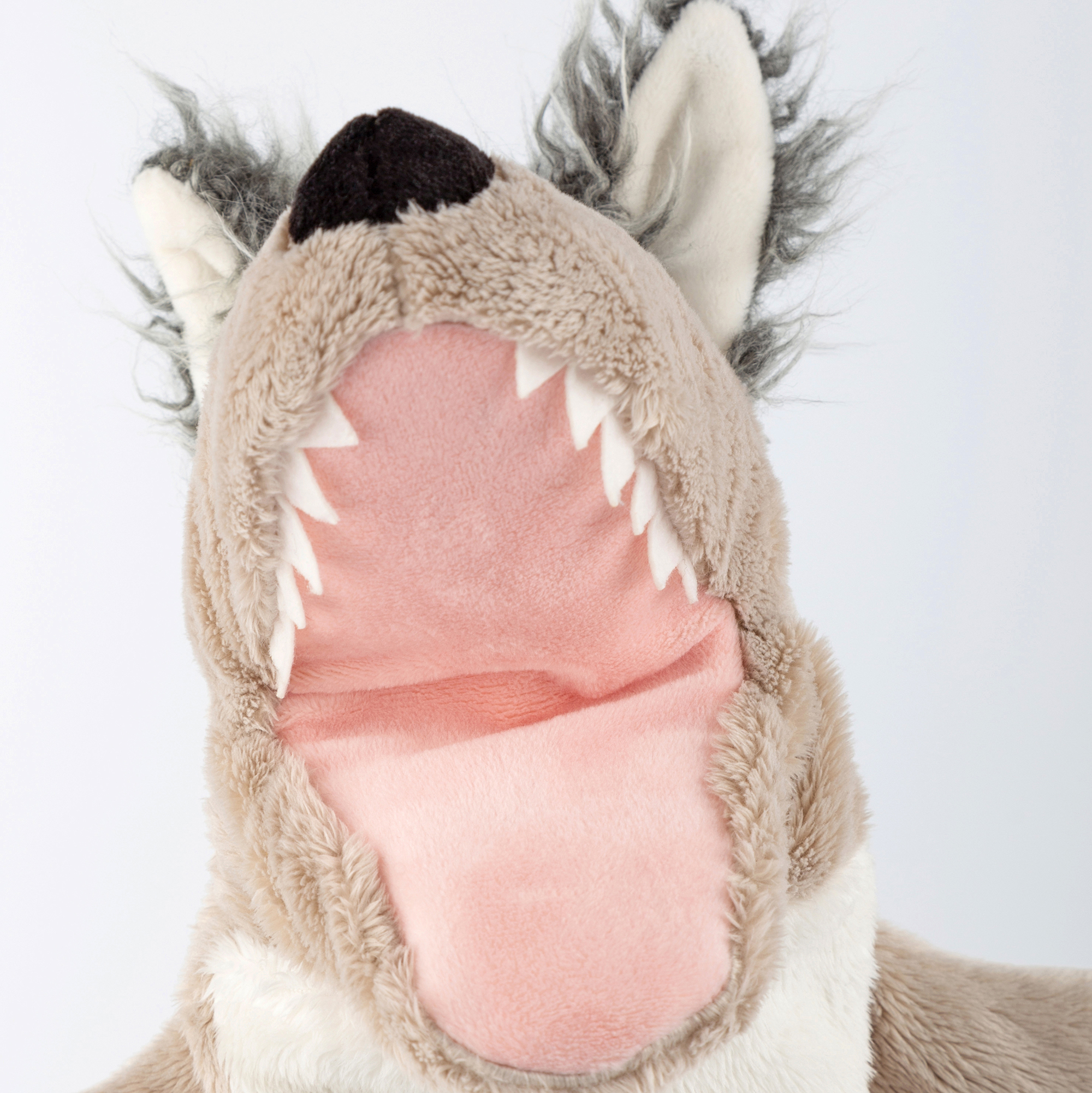 6846e6965ab02-hand-puppet-wolf.jpeg