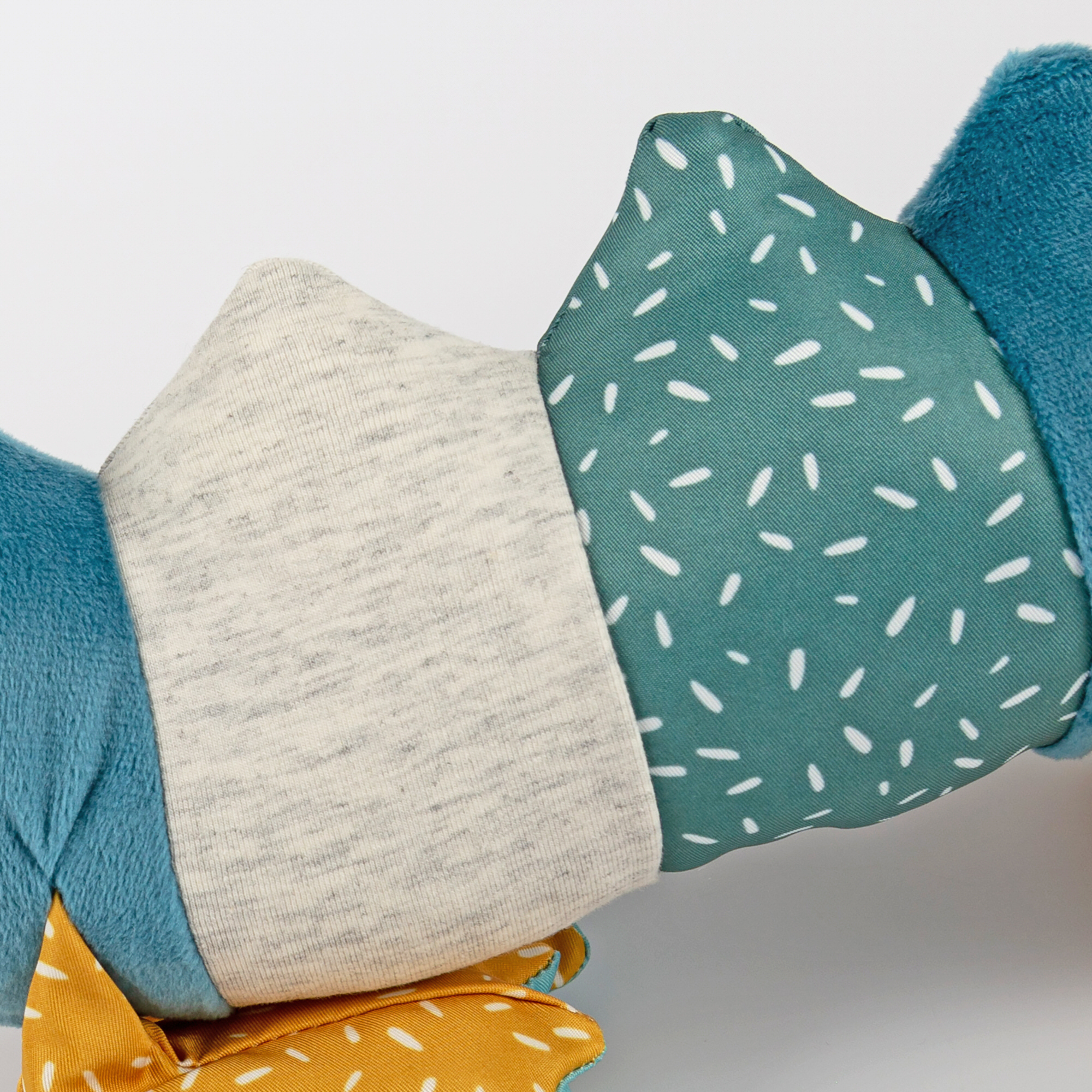 6846ec7ce3e2b-crocodile-patchwork-sweety.jpeg
