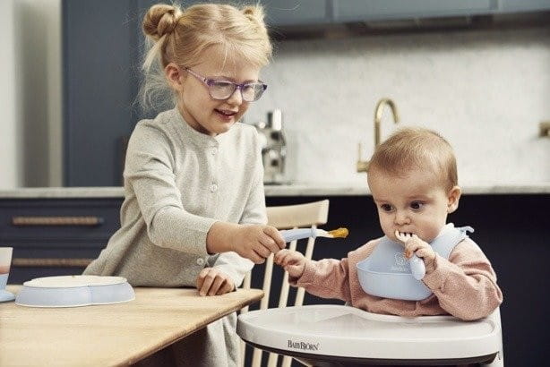 BABYBJÖRN Talerzyki ze sztućcami Powder Blue