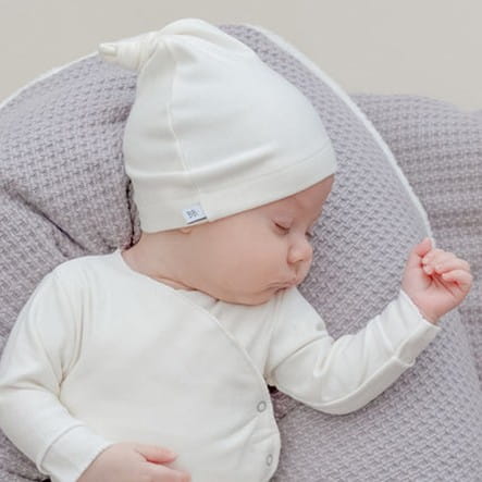 Bamboom Czapeczka niemowlęca "Elf" Biała 0m+