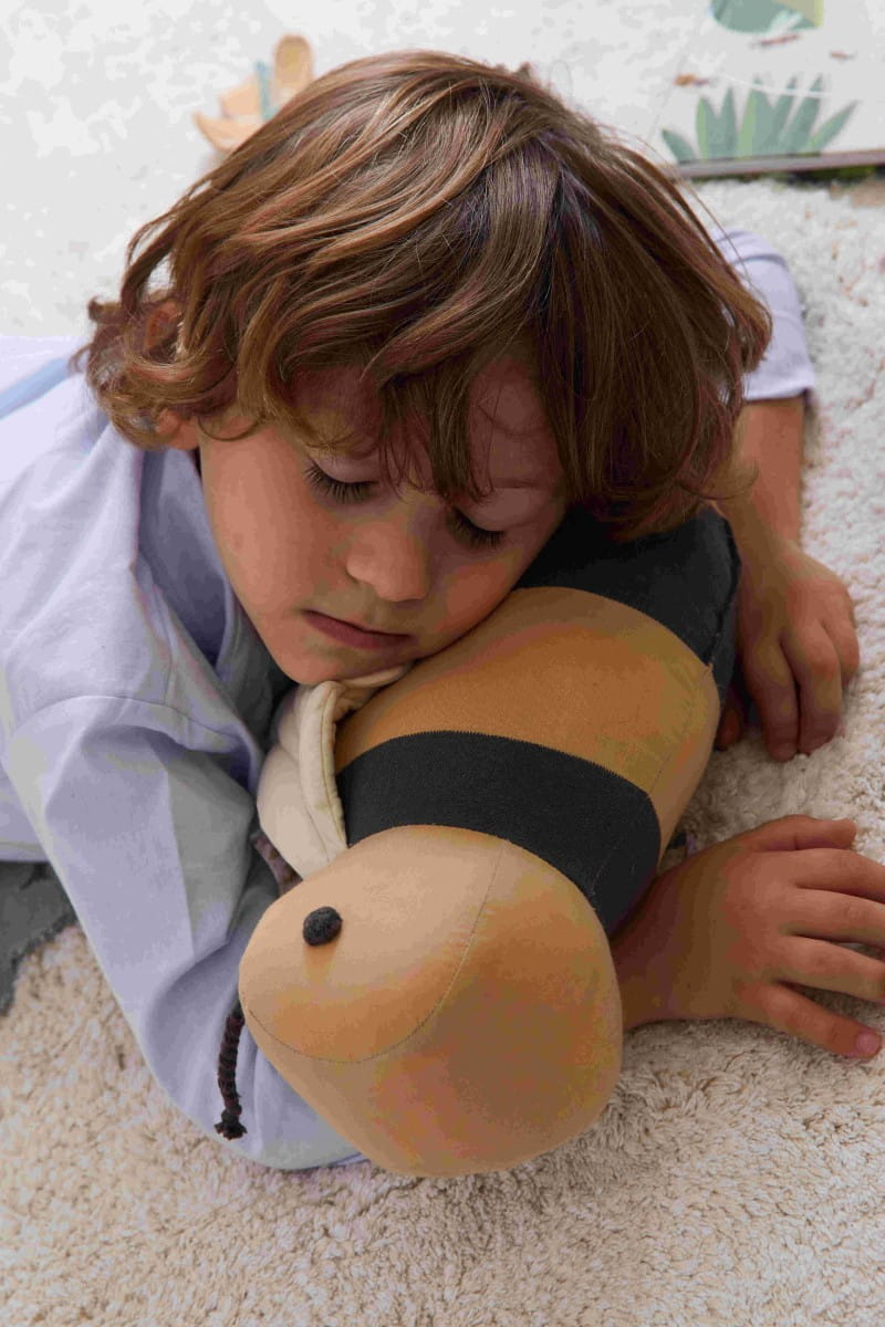 Lorena Canals Poduszka Buzzy Bee Planet Bee 140×80 cm