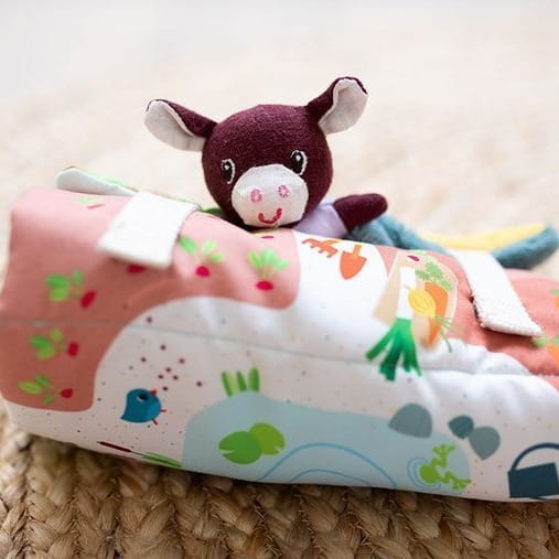 Lilliputiens Mini Rodzina Krówek Rosalie z Matą 0+ | Przytulanka Edukacyjna