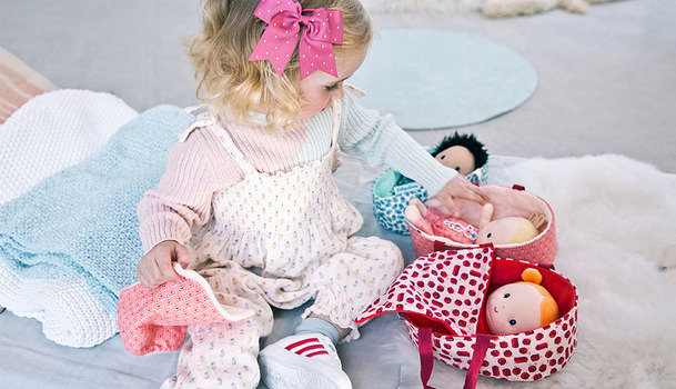 Zabawki dla rocznej dziewczynki - top 40 najbardziej trafionych